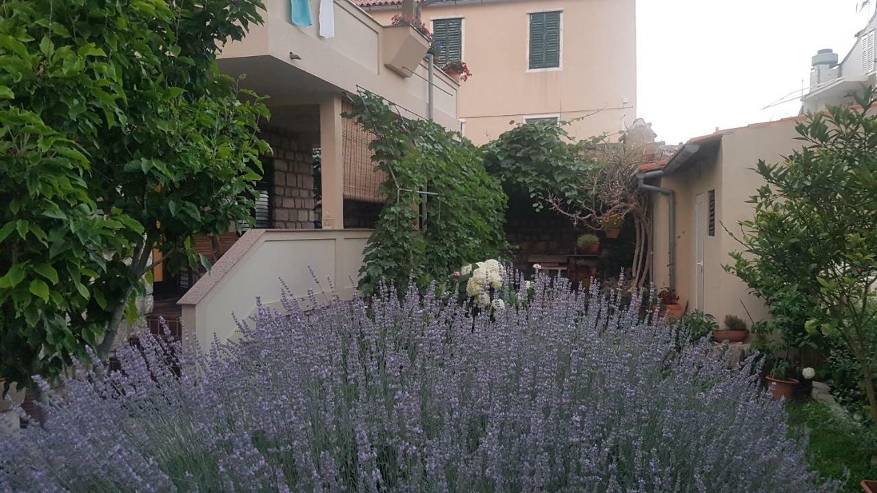 Apartment Lavanda Garden Rab Town Exterior foto