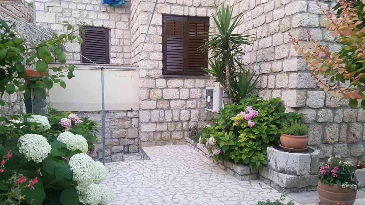 Apartment Lavanda Garden Rab Town Exterior foto